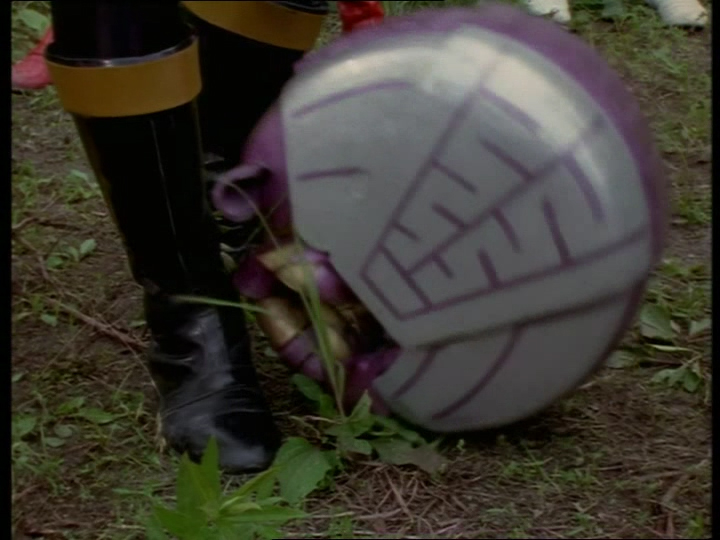 Zord Armadillo en boule