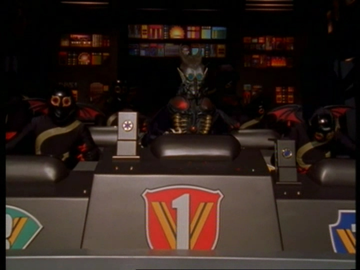 A bord du cockpit du Megazord Omega